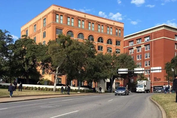 JFK Assassination Tour: Dallas History Unveiled