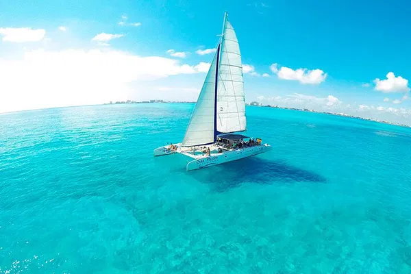 Luxury Sailing: Riviera Maya's Turquoise Waters & Snorkeling Adventure