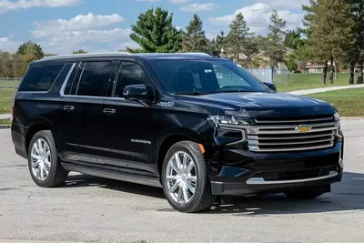 Luxury Airport Transfer: Arrive in Style and Safety in Toronto
