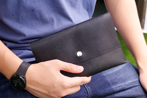 Bangkok Leather Craft: Design Your Custom Clutch!