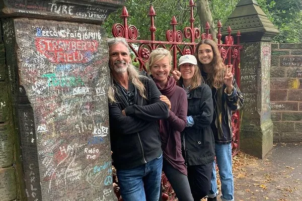 Liverpool: Private Beatles Tour by Taxi