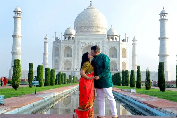 Taj Mahal: Capture the Wonder with a Pro Photography Tour