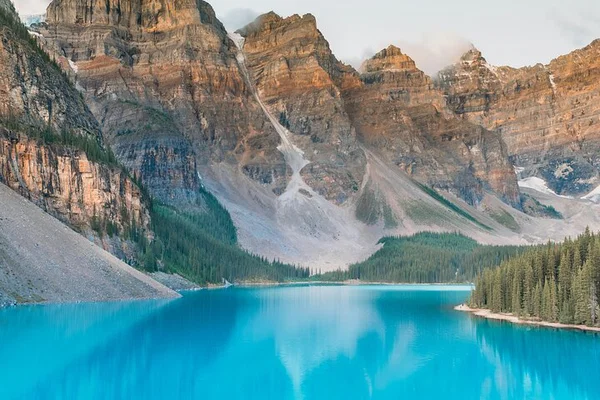 Lake Louise & Moraine Lake Day Trip from Banff/Canmore