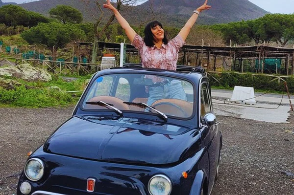 Pompeii: Vintage Car Tour with Vesuvius Views
