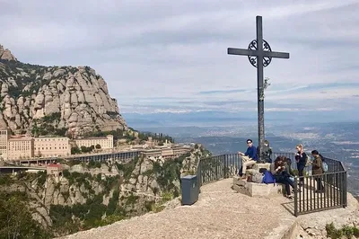 Montserrat Tour: Farmhouse Lunch & Free Barcelona Tour!