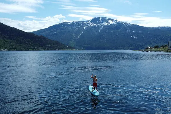 Paddleboard Serenity: Explore Sogndal Fjords' Breathtaking Beauty