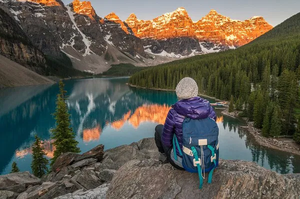 Moraine Lake & Lake Louise Sunrise: Banff's Best Views