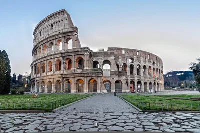 Seamless Rome Transfer: Hotel-Bound in Style & Comfort