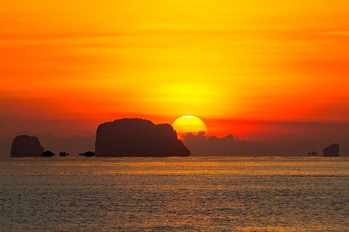 Phang Nga Bay Sunset: A Luxurious James Bond Island Adventure