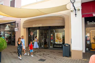 Luxury Outlet Therapy: Private Shopping Tour to Sicilia Outlet Village