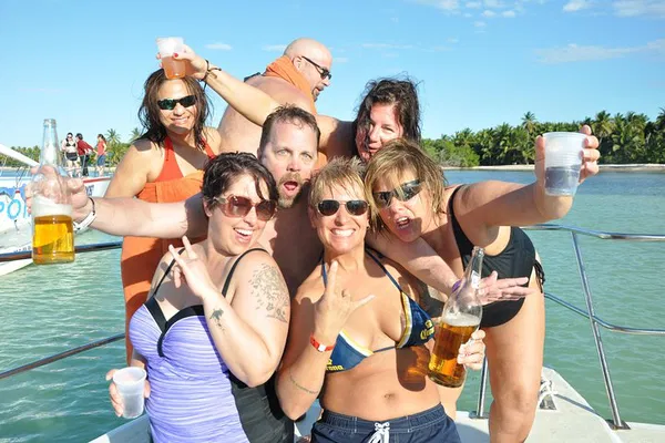 Unforgettable Private Snorkeling Cruise: Virgin Beach & Natural Pool Adventure