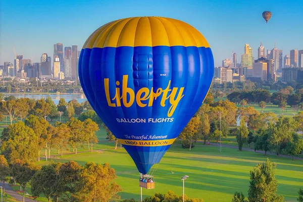 Melbourne Balloon Flight: Sunrise Adventure Over the City