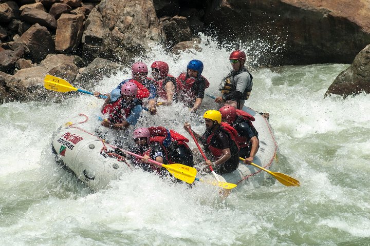 Rishikesh Rafting: Conquer Ganges' Rapids - 26km Thrill!