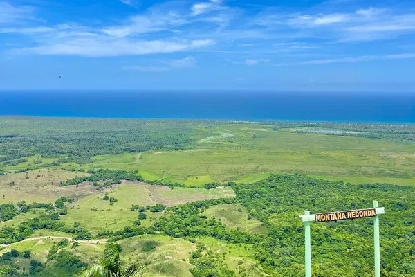 Montaña Redonda: 360° Views & Adventure - All Inclusive!