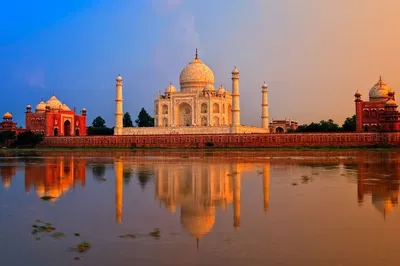 Taj Mahal Sunrise: 2-Day Private Trip from Bangalore (Flights)