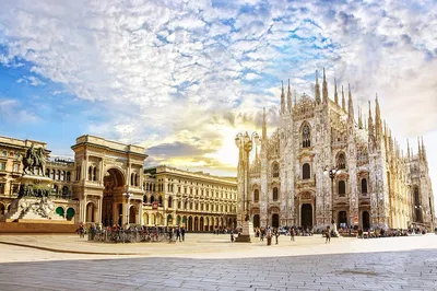Unveiling Milan's Majestic Duomo: An Immersive Historical Journey