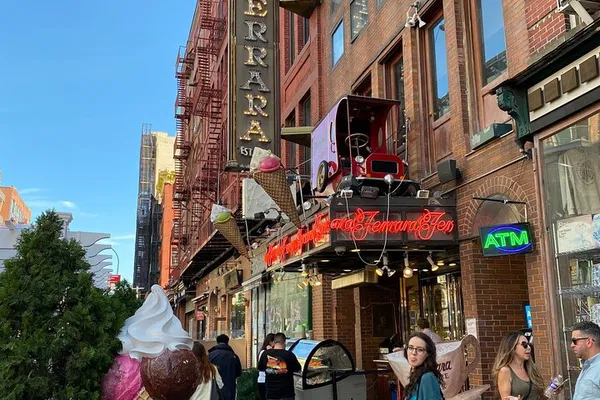 NYC Culinary Adventure: Text-Guided Food Tour Through Iconic Neighborhoods