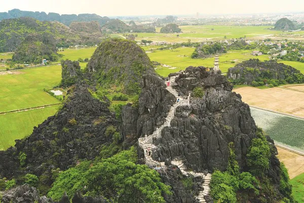 Ninh Binh Small Group Tour: Caves, Boat Ride & History