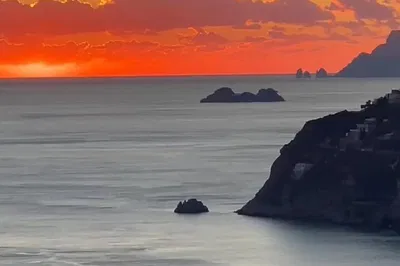 Unforgettable Amalfi Coast: Full-Day Tour from Sorrento's Breathtaking Views