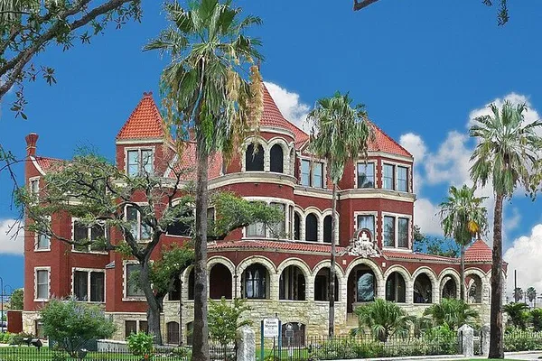 Galveston's Haunted Mansions & Murder Walking Tour