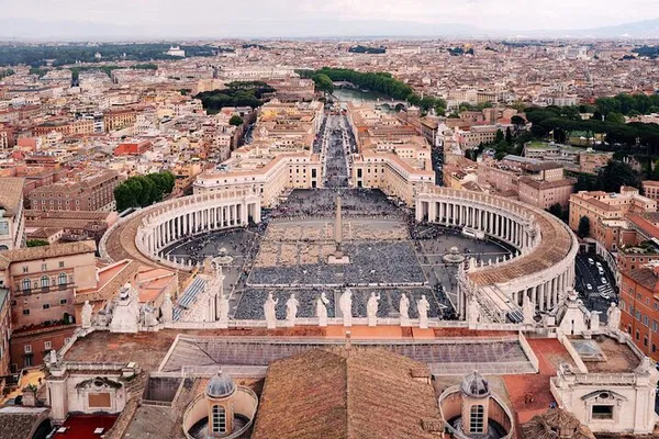 Vatican: St. Peter's Basilica & Grottoes Guided Tour