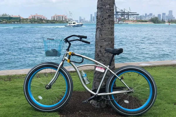 South Beach on Wheels: Explore Miami's Glamour with Fat Tire Bike Rental