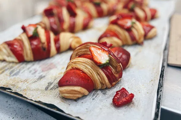 Cannes Croissant Tour: Taste the Best Pastries!