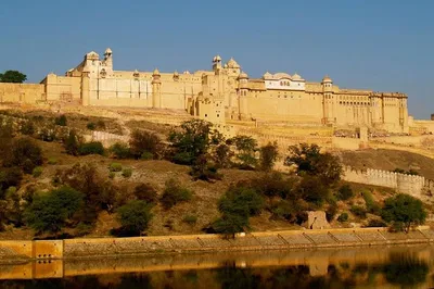 Enchanting Rajasthan: Unveiling Jaipur & Udaipur's Royal Grandeur