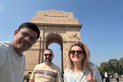 Delhi Tour: Car & Tuk-Tuk Ride Through Old & New Delhi