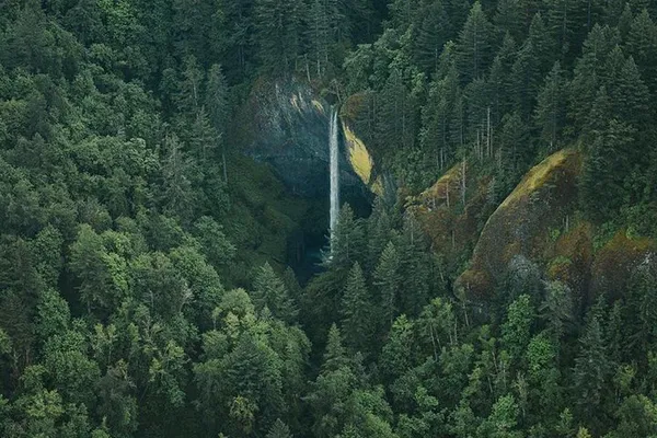 Soar Above: Columbia River Gorge's Majestic Waterfalls Air Tour
