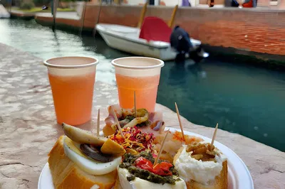 Venice Food Tour: Cicchetti & Wine Tasting Adventure