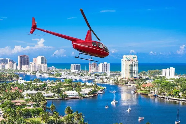 Miami's Magic: A Luxurious Helicopter Tour Above Paradise