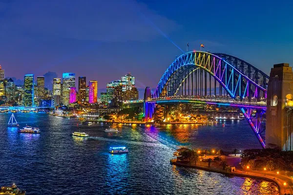 Sydney Vivid Cruise: Dazzling Lights & Dinner Delights!