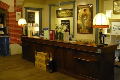 Champagne Tour: Pommery, Tastings & Private Driver