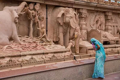 Akshardham's Cultural Immersion: A Delhi Light & Sound Spectacle!