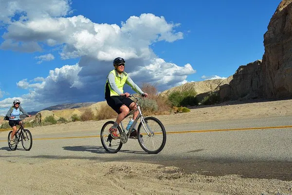 Earthquake Canyon Express: A Thrilling Downhill Bike Adventure Through San Andreas Fault!