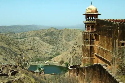 Unveiling Jaipur's Splendor: A Luxurious Day Trip from Delhi by Train
