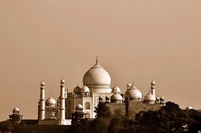 Unforgettable Agra: Taj Mahal & Fort by Express Train from Delhi