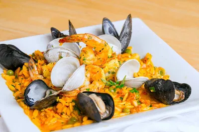 Madrid Paella Class: Wine, Seafood & Local Flavors