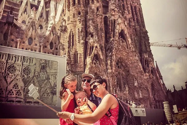 Sagrada Familia & Gaudi Tour: Skip-the-Line Tickets