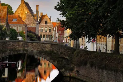 Enchanting Bruges: Half-Day Tour with Local Insights & Canal Cruise
