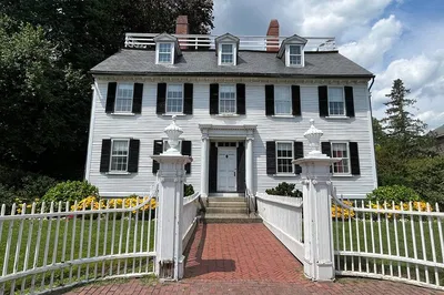 Salem Witch Trials Ferry Day Tour from Boston