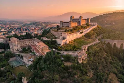 Unveiling Umbria's Wonders: A Guided Journey Through Marmore Falls and Spoleto