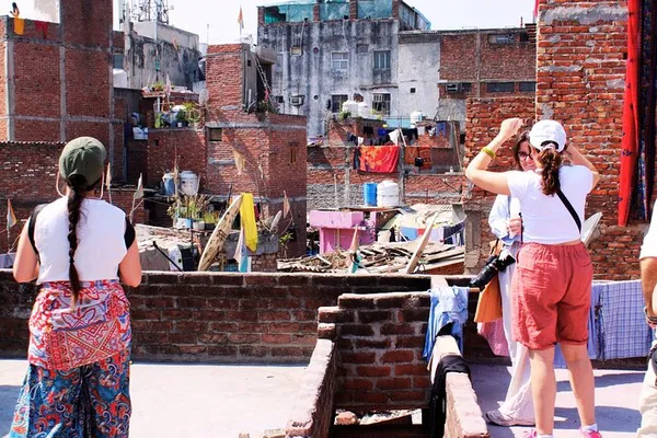 Discover Delhi's Heart: An Immersive Sanjay Colony Slum Tour