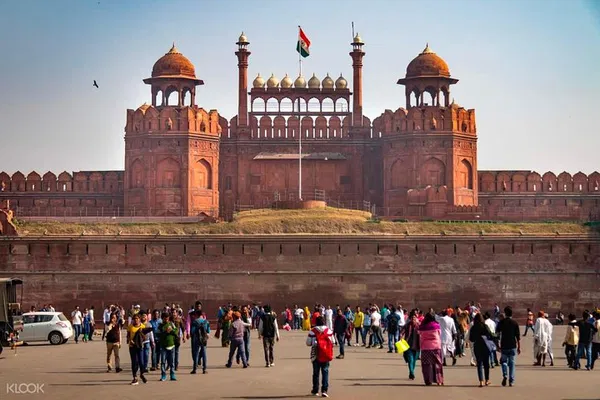 Unlock Delhi's Majesty: Skip-the-Line Red Fort Adventure