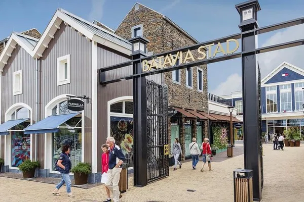 Luxury Shopping Spree: Private Batavia Stad Fashion Outlet Trip from Amsterdam