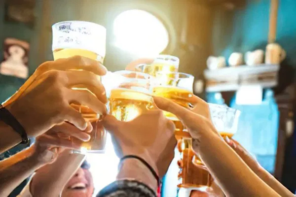 Uncover Dublin's Best Pubs: A Spirited Journey Through History & Brews