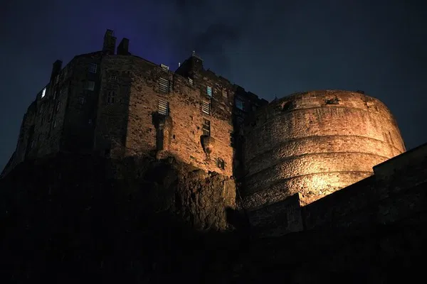 Edinburgh Photo Tour: Secret Spots & Camera Skills!
