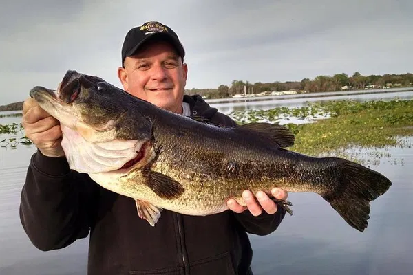 Okeechobee Bass Fishing: Reel in the Adventure!