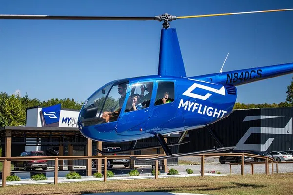 Milwaukee's Skyline: An Unforgettable Private Helicopter Tour